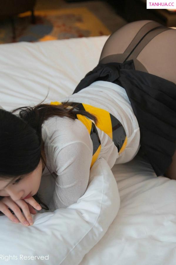   [XiuRen]高清写真图 2024.11.21 No.9481 刘婷婷 短裙美腿第29张图片